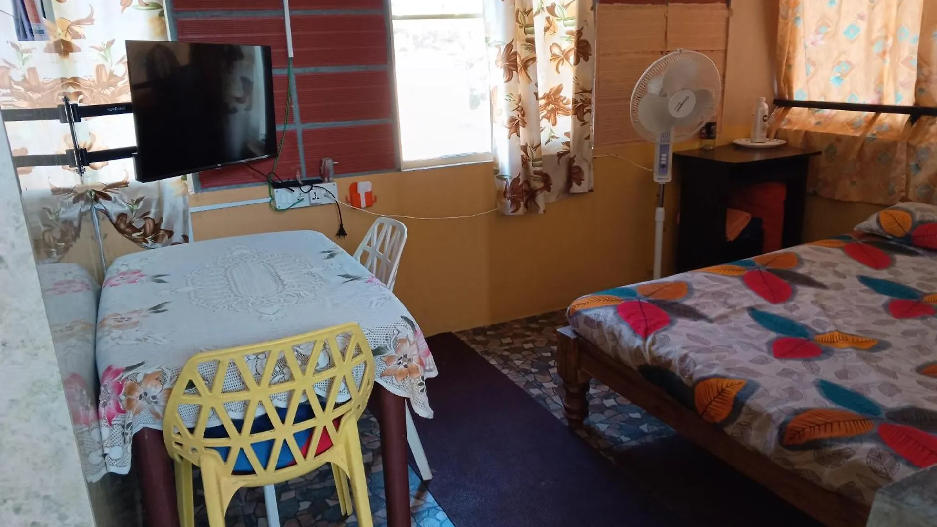 Decent Couples & Decent Friends Room Chamundi